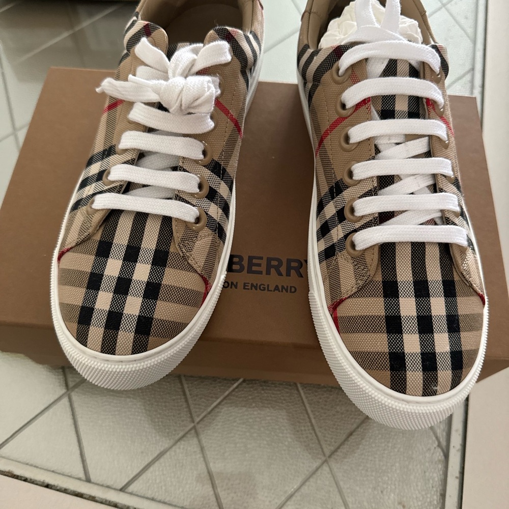 Brand new authentic I have receipt of the store